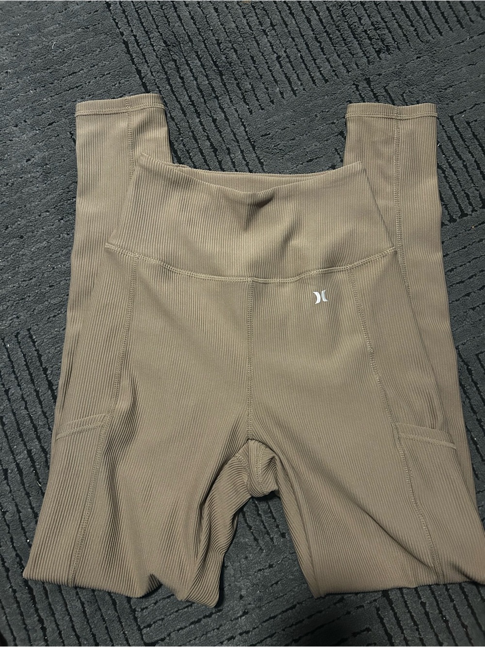 Hurley High-Rise Ribbed Leggings in Tan